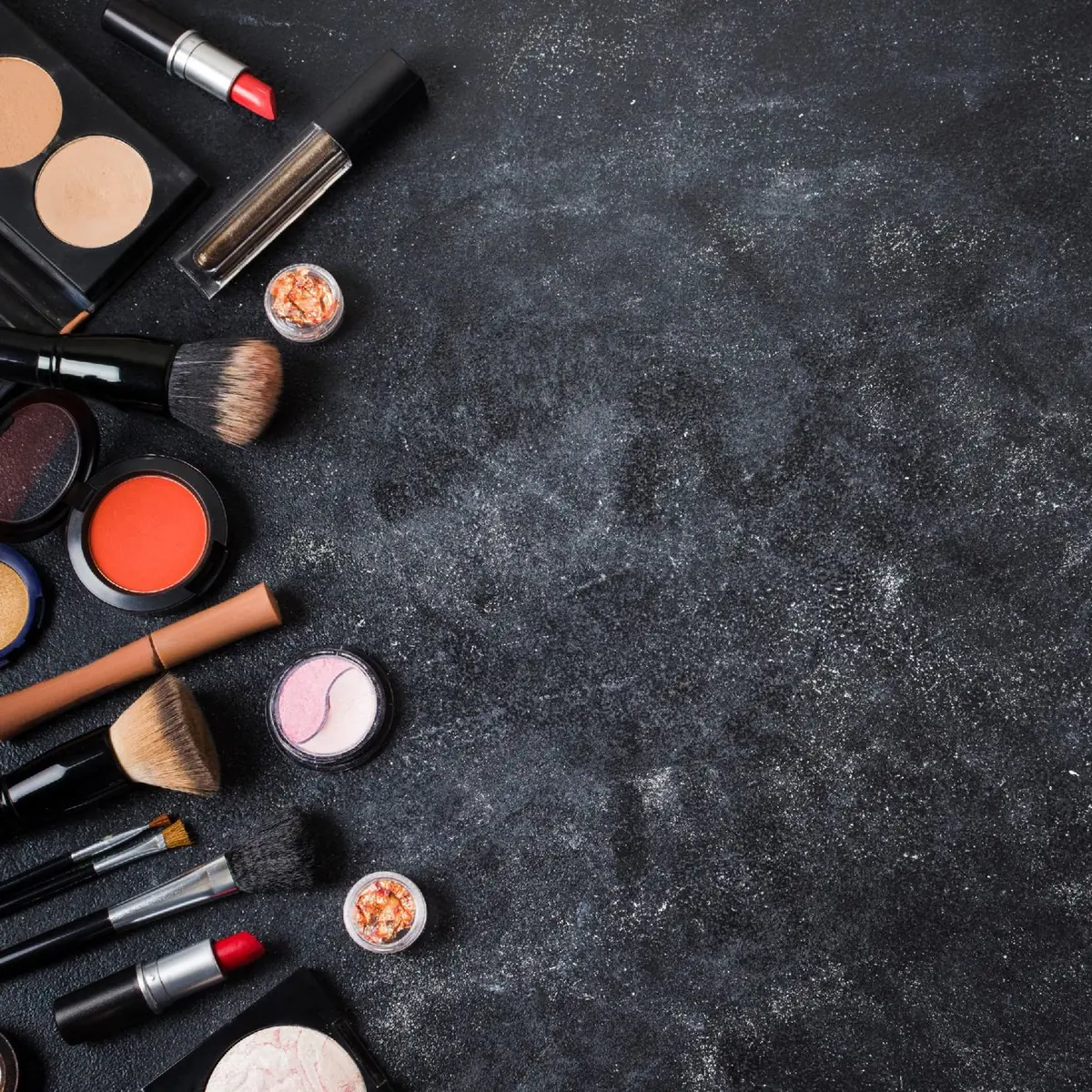 Professional makeup and hair products at Samriz